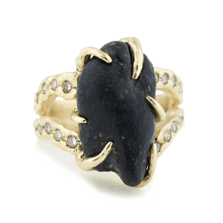 alternative-engagement-ring-yellow-gold-meteorite-diamonds-serafina