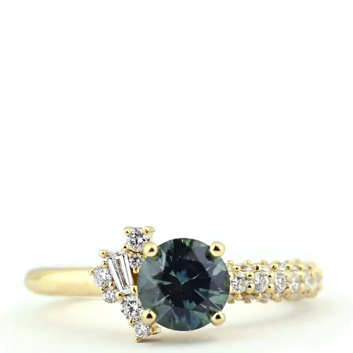 Asymmetric Half Cluster Ring
